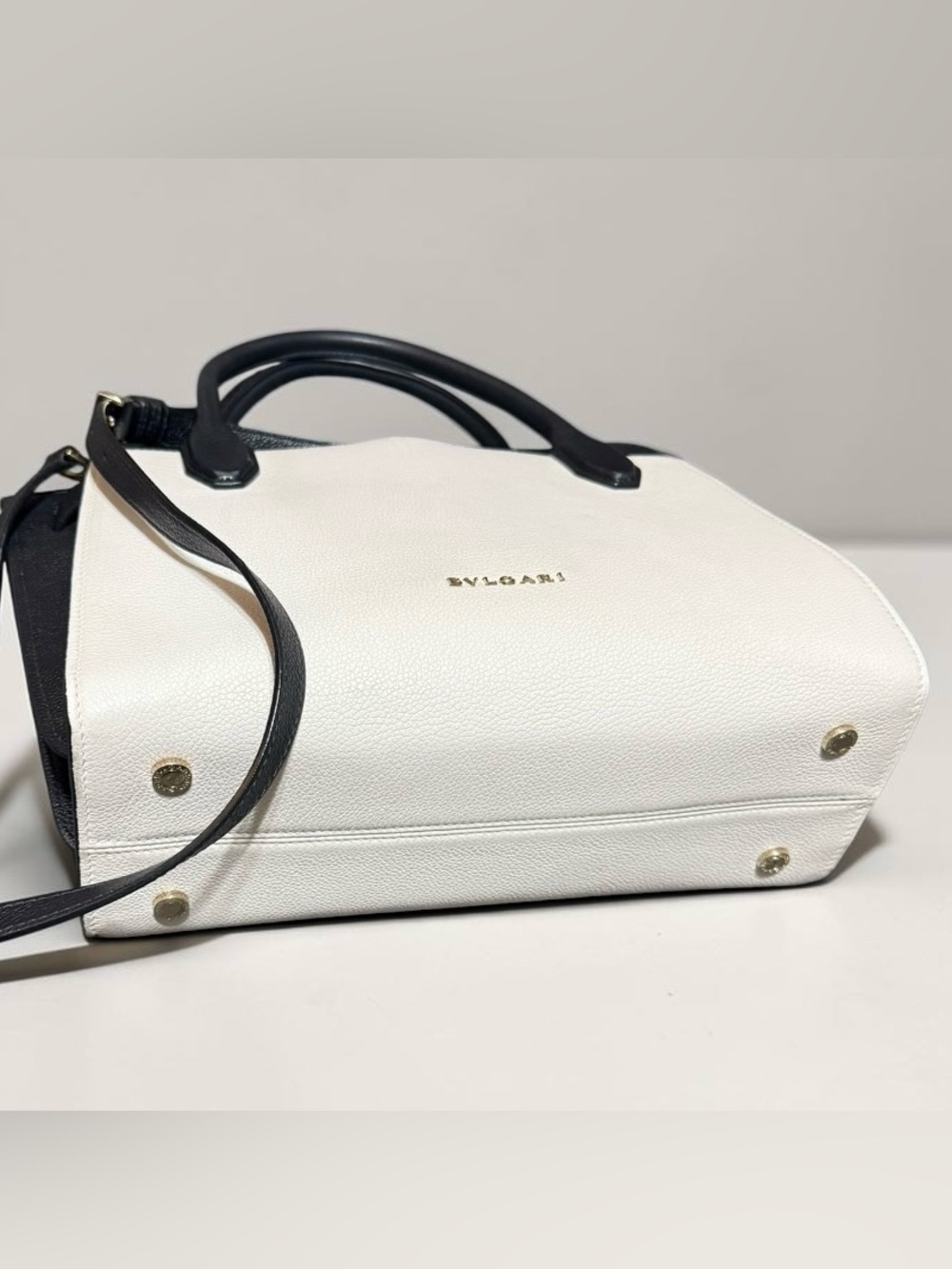 Bulgari Black and Cream Leather Satchel with Top Handles - Picture 4 of 6